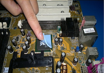 導(dǎo)熱硅膠片應(yīng)用在IC上 導(dǎo)熱硅膠片應(yīng)用在IC上